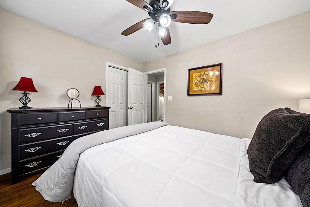 Goodkarma Rentals Refreshed Smyrna Home Near Battery Atl Half Mile To Interstate Atlanta Zewnętrze zdjęcie
