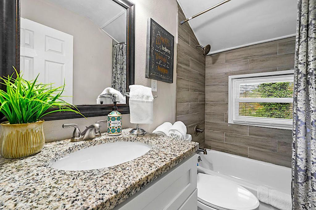 Goodkarma Rentals Refreshed Smyrna Home Near Battery Atl Half Mile To Interstate Atlanta Zewnętrze zdjęcie